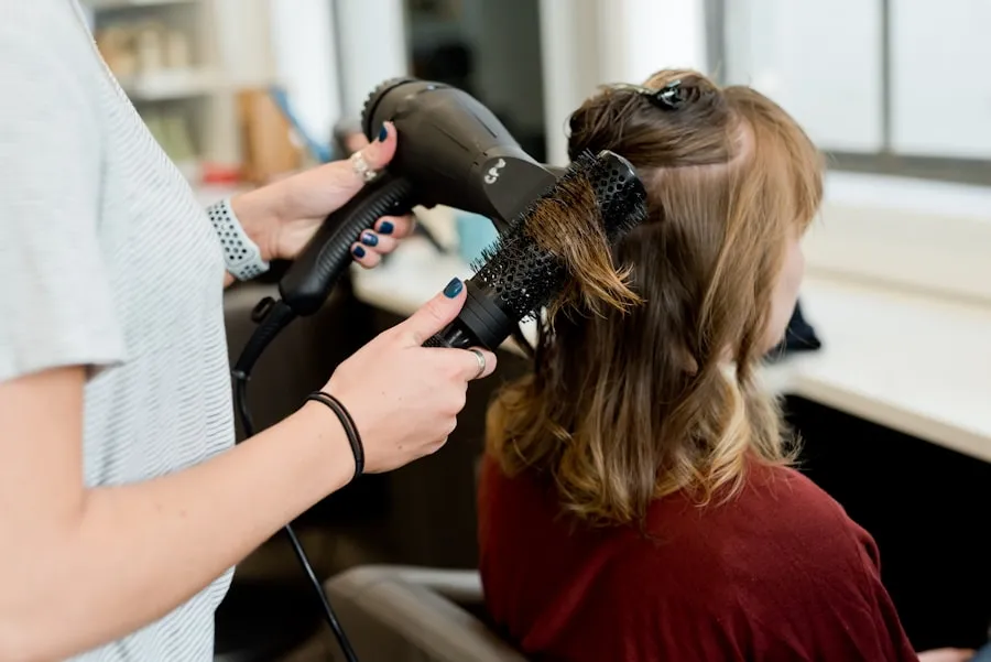 Détail du salon et du travail de coiffure (3)